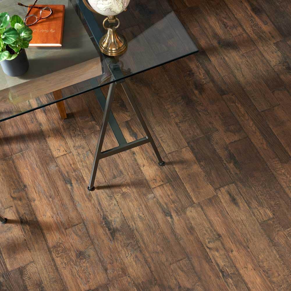 Outlast+ Somerton Auburn 12 Mm T X 7.5 In. W Waterproof Laminate Wood Flooring (549.6 Sqft/Pallet)