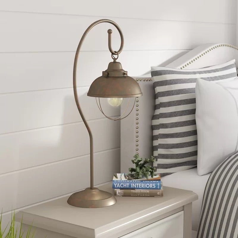 Wellfleet Metal Arched Lamp
