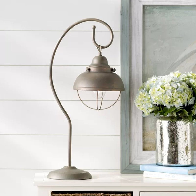 Wellfleet Metal Arched Lamp