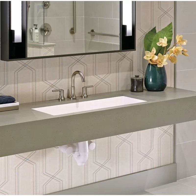 Trinsic Widespread Faucet 2-Handle Bathroom Faucet with Drain Assembly
